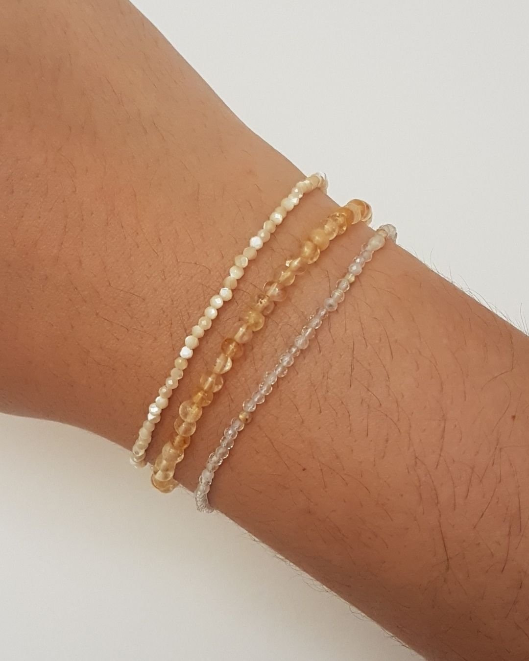 PULSEIRA QUARTZO RUTILADO PEDRAS NATURAIS LAPIDADAS 2MM PRATA 925